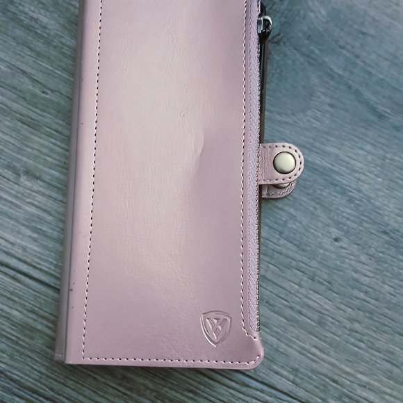 Assorted IPhone Cases (Lot) - Picture 5 of 16